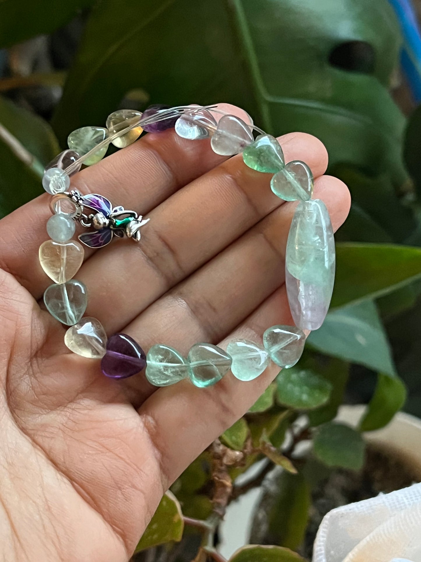 🧚‍♀️ Fée Élaria — Talisman du Cœur Léger